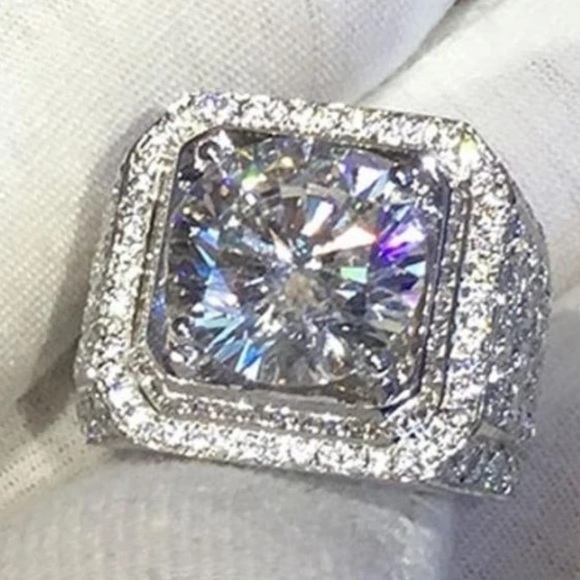 Bling Ring Cubic Zirconia Iced Out Glamorous Solitaire, Women’s Ring, Sz 6 - Picture 2 of 14